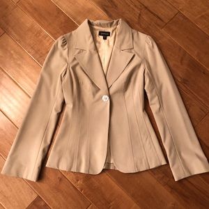 BEBE Women’s Beige Jacket Blazer. Sz 4. New w/o tags. Made in USA. Y2K Preppy